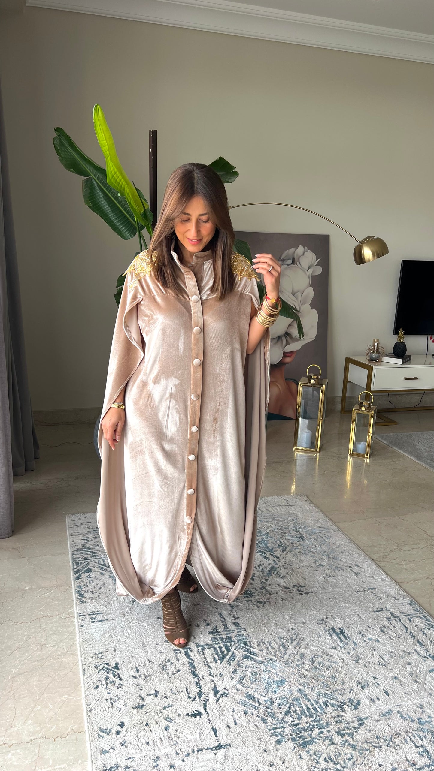 ليان Cape Dress