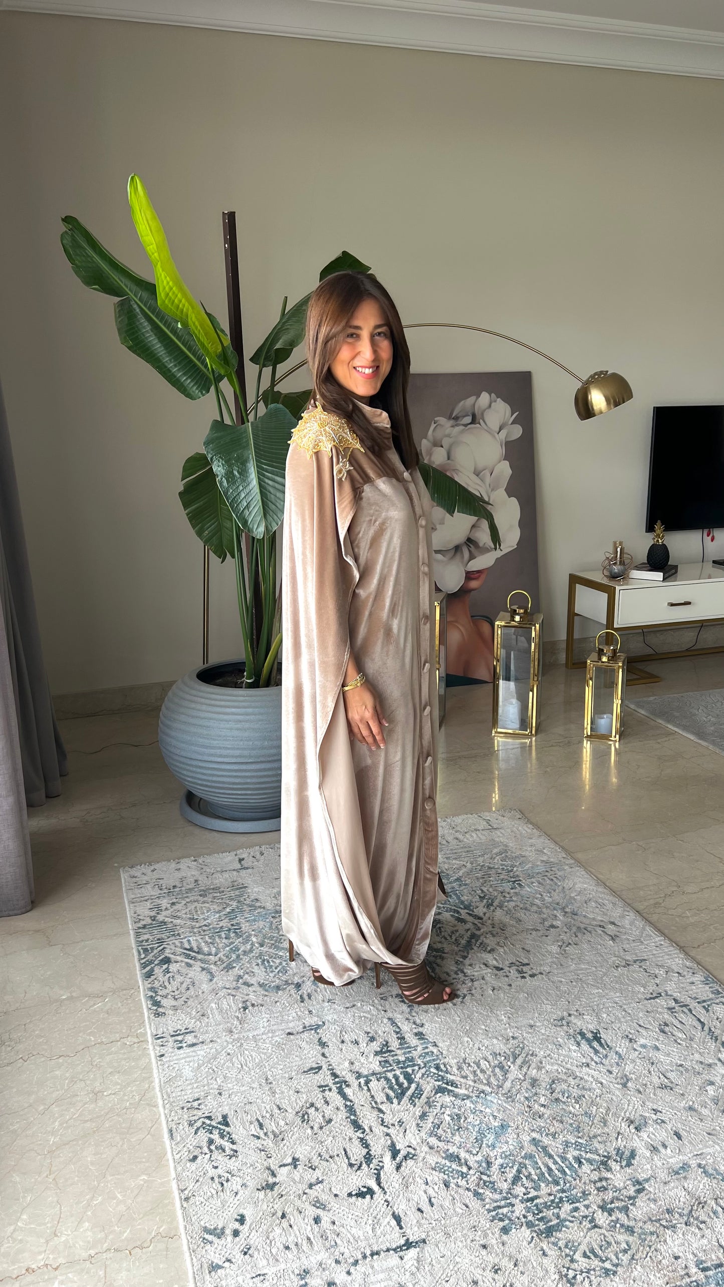 ليان Cape Dress